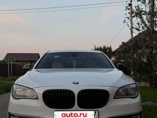 2014 BMW 7 серии Long 740Li xDrive V (F01/F02/F04) Рестайлинг, белый, 1850000 рублей, вид 4