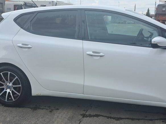 2015 Kia Ceed II, белый - вид 2