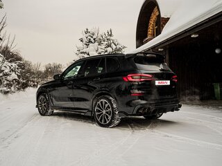2021 BMW X5 40i IV (G05/G18), чёрный, 5990000 рублей, вид 2