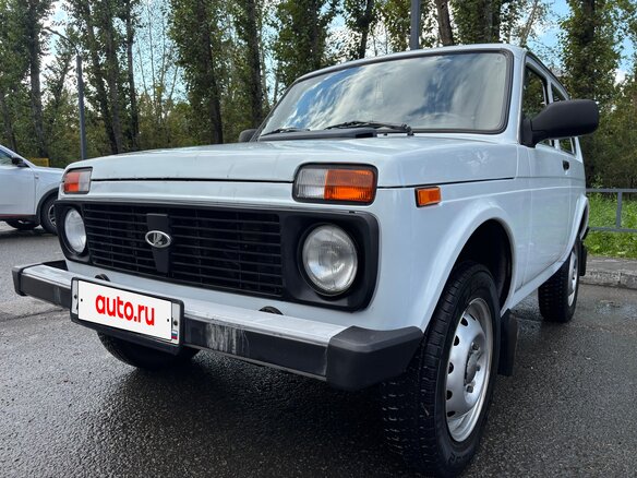 2016 Lada (ВАЗ) 2121 (4x4) I Рестайлинг, белый, 650000 рублей
