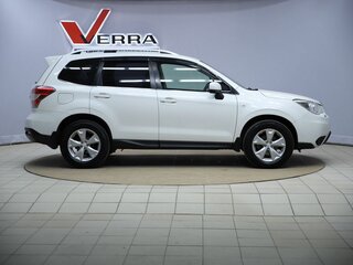 2015 Subaru Forester IV Рестайлинг, белый, 1590000 рублей, вид 4
