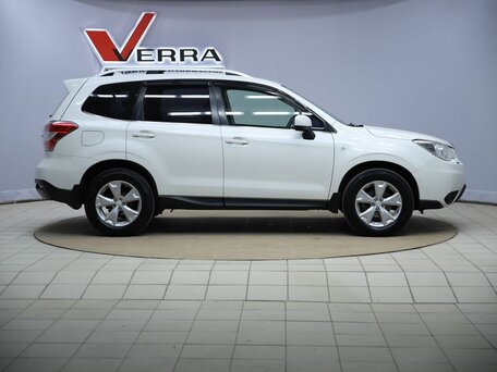 2015 Subaru Forester IV Рестайлинг, белый, 1450000 рублей, вид 4