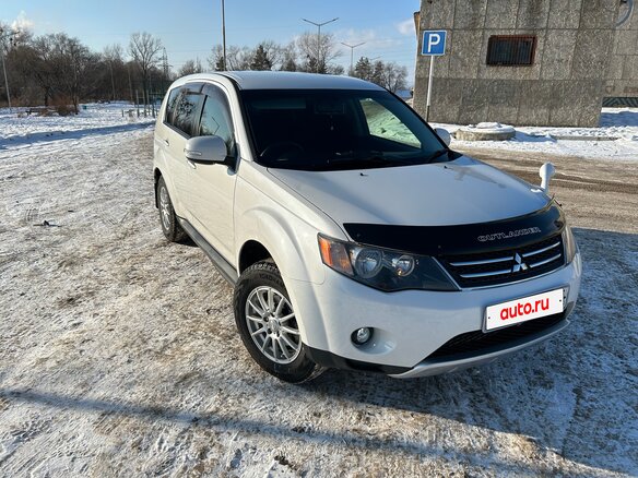 2012 Mitsubishi Outlander II Рестайлинг, белый, 1250000 рублей - вид 2