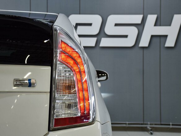 2015 Toyota Prius III Рестайлинг (XW30), белый, 1169000 рублей - вид 6