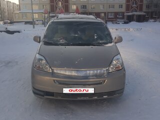 2003 Toyota Sienna II, бежевый, 1000000 рублей, вид 2