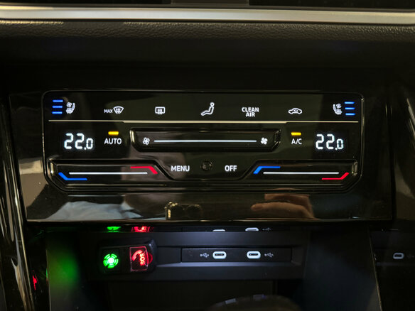 2023 Volkswagen Tayron I Рестайлинг, чёрный, 3600000 рублей - вид 23