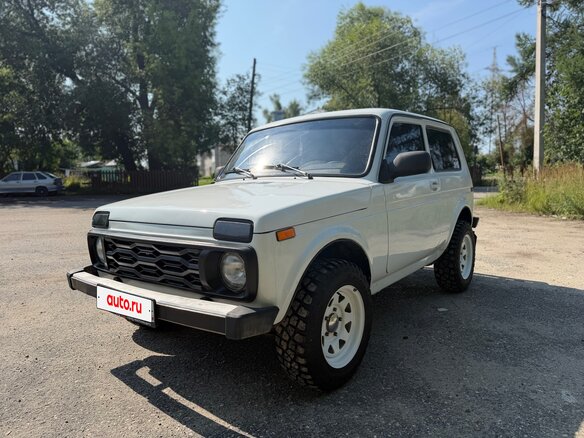 2011 Lada (ВАЗ) 2121 (4x4) I Рестайлинг, белый - вид 2