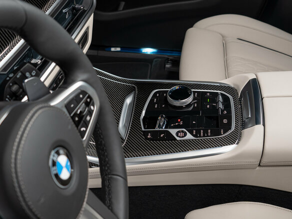 2026 BMW X7 40i I (G07) Рестайлинг, чёрный, 17990000 рублей - вид 16