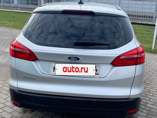 2017 Ford Focus III Рестайлинг, серебристый, 800000 рублей, вид 2