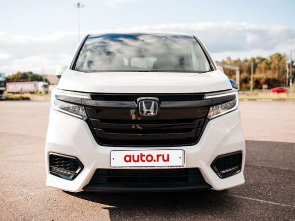 2018 Honda Stepwgn Spada V Рестайлинг, белый, 2799999 рублей - вид 3