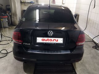 2017 Volkswagen Polo V Рестайлинг, чёрный, 970000 рублей, вид 2