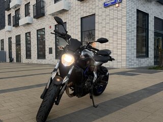 2015 Yamaha MT-07 (FZ-07), серебристый, 660000 рублей, вид 3
