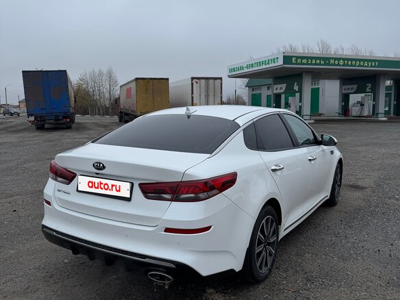 2019 Kia Optima IV Рестайлинг, белый - вид 2