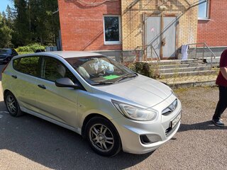 2011 Hyundai Solaris I, серебристый, 400000 рублей, вид 1