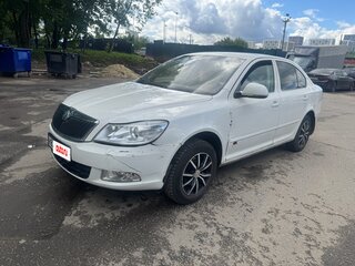 2011 Skoda Octavia II (A5) Рестайлинг, белый, 570000 рублей, вид 3