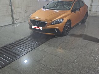 2013 Volvo V40 Cross Country I, оранжевый, 1900000 рублей, вид 4