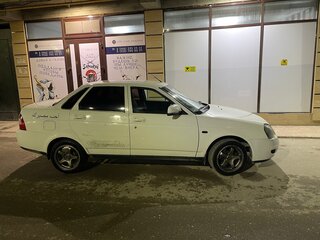 2015 Lada (ВАЗ) Priora I Рестайлинг, белый, 410000 рублей, вид 2