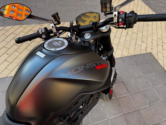 2021 Ducati Monster 937, серый, 1030000 рублей - вид 11