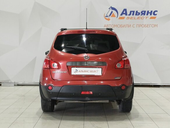 2008 Nissan Qashqai+2 I, красный - вид 3