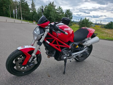2008 Ducati Monster 696, красный, 399000 рублей, вид 2