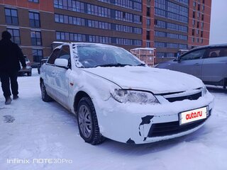 2001 Mazda Familia VIII (BJ), белый, 189000 рублей, вид 2
