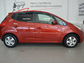 2015 Kia Venga 5-speed I Рестайлинг, красный, 849000 рублей, вид 3