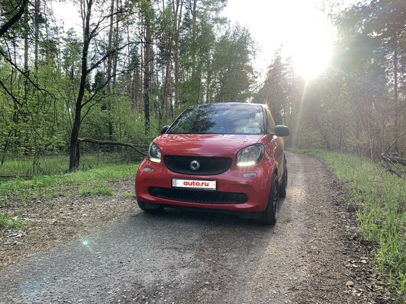 2017 Smart Fortwo III, красный, 1300000 рублей - вид 2