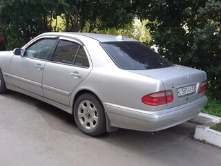 2001 Mercedes-Benz E-Класс 240 II (W210, S210) Рестайлинг, серебристый, 550000 рублей, вид 5