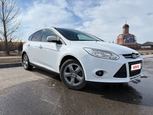 2015 Ford Focus III, белый, 750000 рублей - вид 3