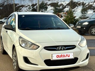 2013 Hyundai Solaris I, белый, 670000 рублей, вид 3