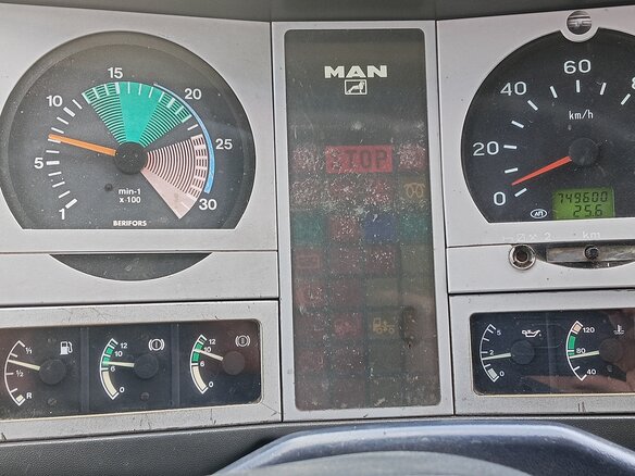 1999 MAN 8, белый, 1750000 рублей - вид 22