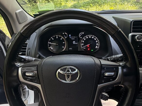 2020 Toyota Land Cruiser Prado 150 Series Рестайлинг 2, белый, 5999000 рублей - вид 18