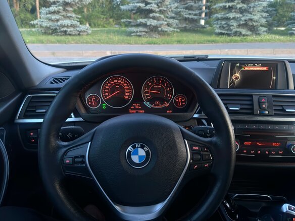 2015 BMW 3 серии 320i VI (F3x) Рестайлинг, белый, 1650000 рублей - вид 9