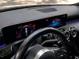 2019 Mercedes-Benz CLA 200 II (C118, X118), чёрный, 3100000 рублей, вид 5