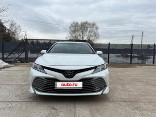 2020 Toyota Camry VIII (XV70), белый, 2208000 рублей, вид 3