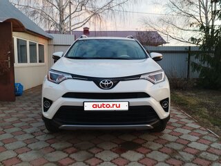 2017 Toyota RAV4 IV (XA40) Рестайлинг, белый, 2650000 рублей, вид 3