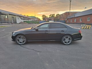 2018 Mercedes-Benz E-Класс 200 V (W213, S213, C238), чёрный, 1990000 рублей, вид 2