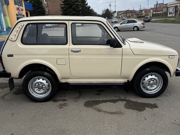 1994 Lada (ВАЗ) 2121 (4x4) I Рестайлинг, белый, 330000 рублей - вид 3