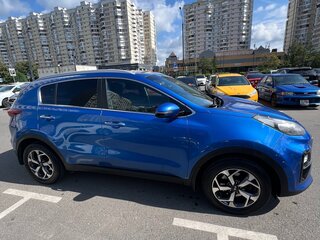 2018 Kia Sportage IV Рестайлинг, синий, 1690000 рублей, вид 3