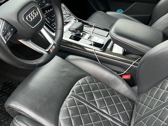 2019 Audi Q8 55 TFSI I (4M), синий, 5200000 рублей - вид 9