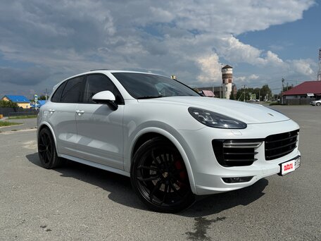 2016 Porsche Cayenne Turbo II Рестайлинг (958), белый, 4750000 рублей, вид 1