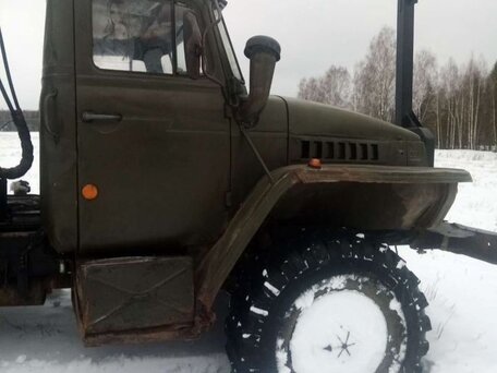 1992 Урал 4320, зелёный, 800000 рублей, вид 2