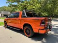 2022 Ram 1500 Crew Cab V, оранжевый, 6800000 рублей - вид 6