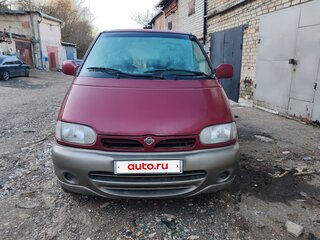 2000 Nissan Serena I (C23), красный, 200000 рублей, вид 2