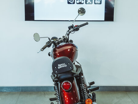 2025 Royal Enfield Meteor, красный, 519000 рублей, вид 3