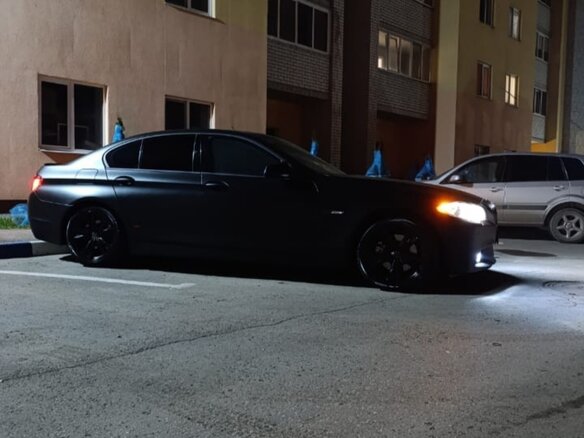 2012 BMW 5 серии 528i xDrive VI (F10/F11/F07), чёрный, 1950000 рублей