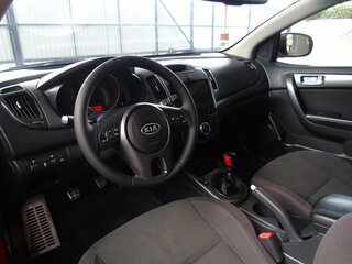 2010 Kia Cerato Koup II, красный, 750000 рублей, вид 3