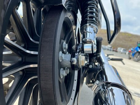 2015 Harley-Davidson Sportster 883, серебристый, 720000 рублей, вид 4