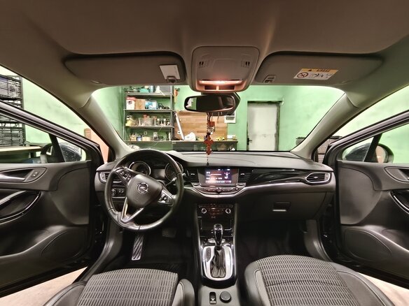 2020 Opel Astra K Рестайлинг, чёрный, 1450000 рублей - вид 16