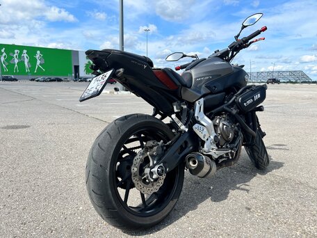 2014 Yamaha MT-07 (FZ-07), серый, 650000 рублей, вид 4